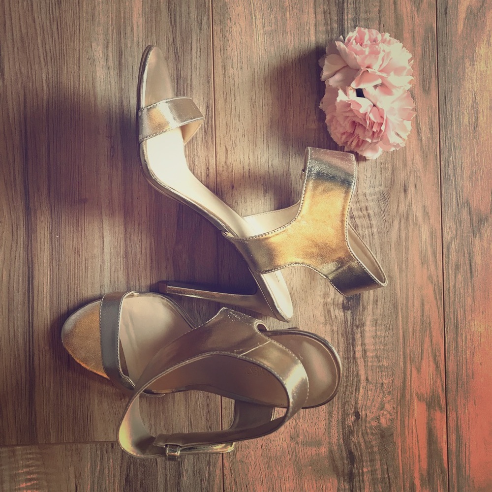 Beautiful gold heels!